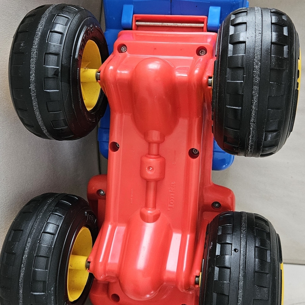 Vintage (1999) Tonka Jr Garbage Truck. By Hasbo. - Picture 9 of 11